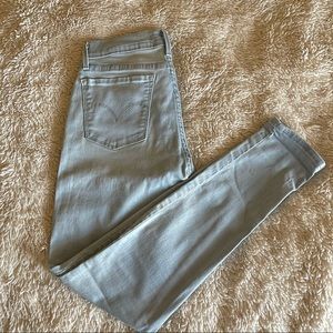 Light blue Levi jeans